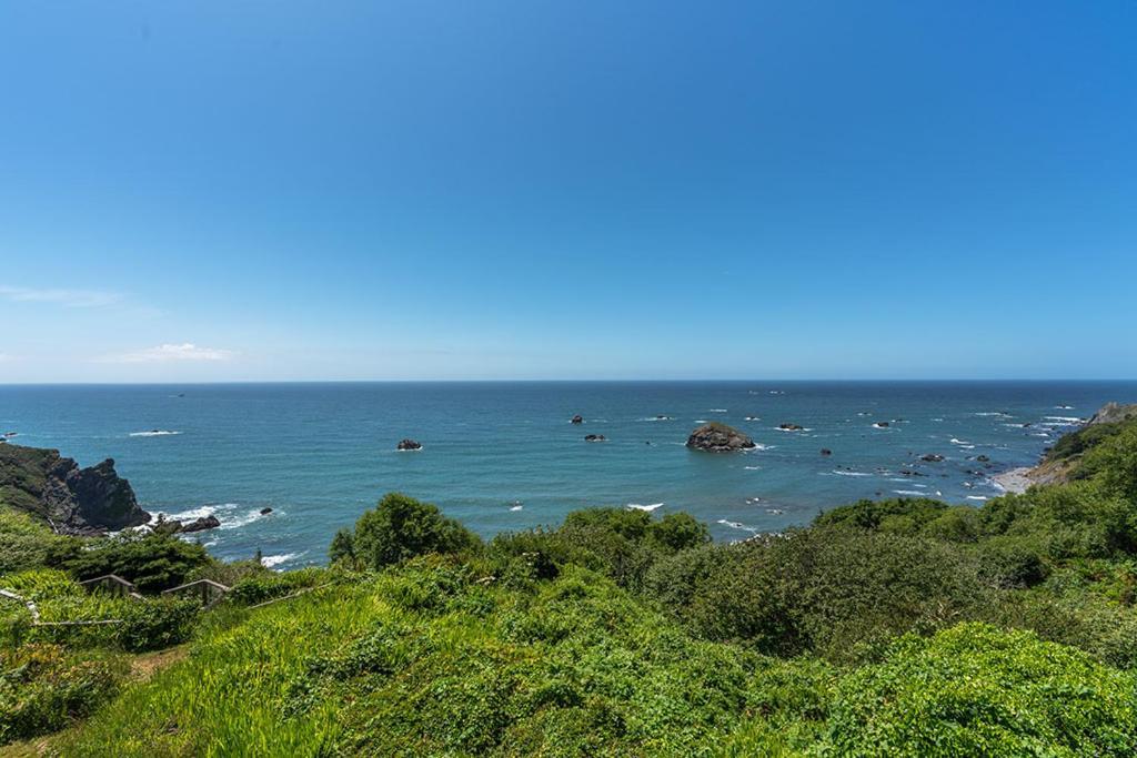 Turtle Rocks Oceanfront Inn ตรินิแดด ภายนอก รูปภาพ