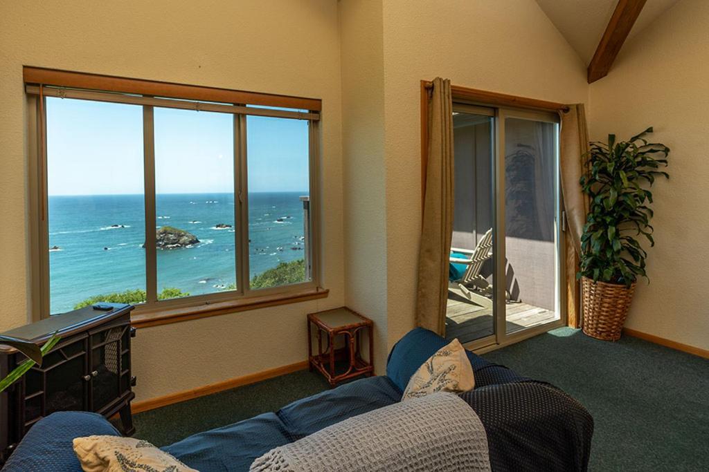 Turtle Rocks Oceanfront Inn ตรินิแดด ภายนอก รูปภาพ